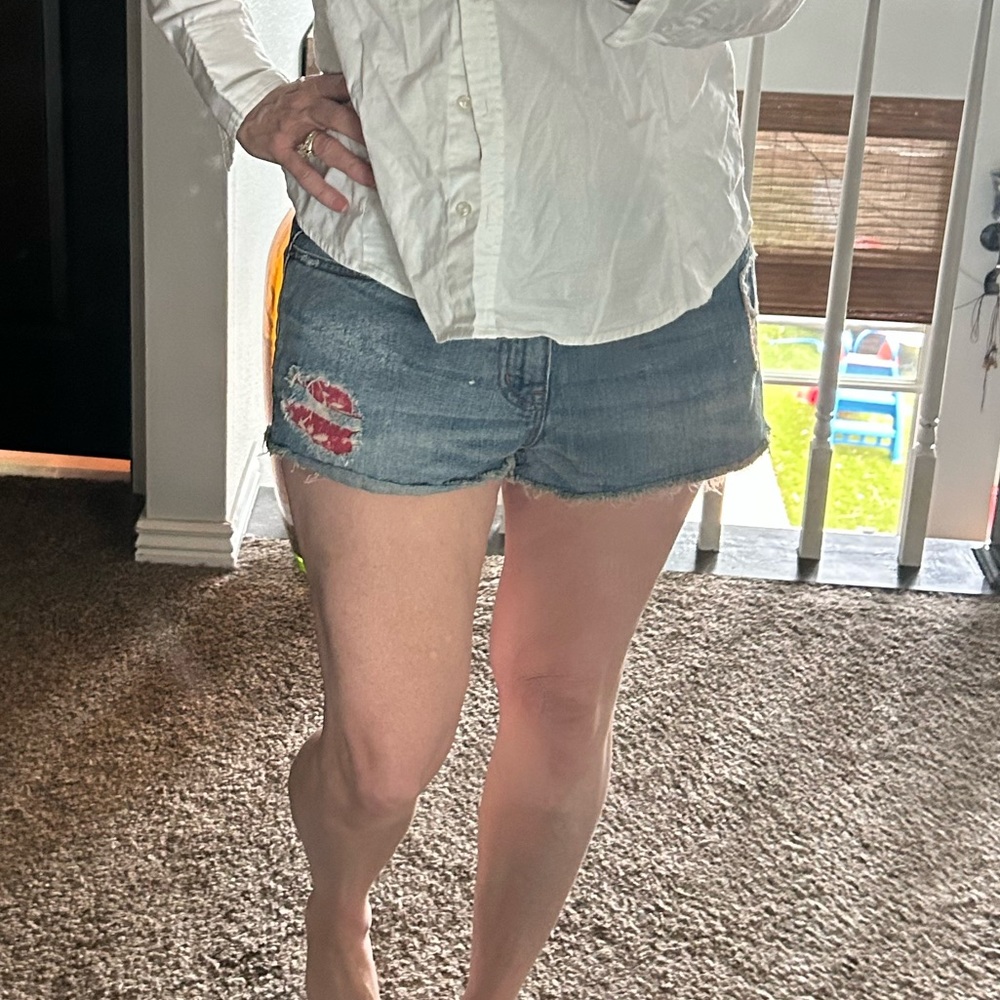 Distressed shorts. DENIM&SUPPLY